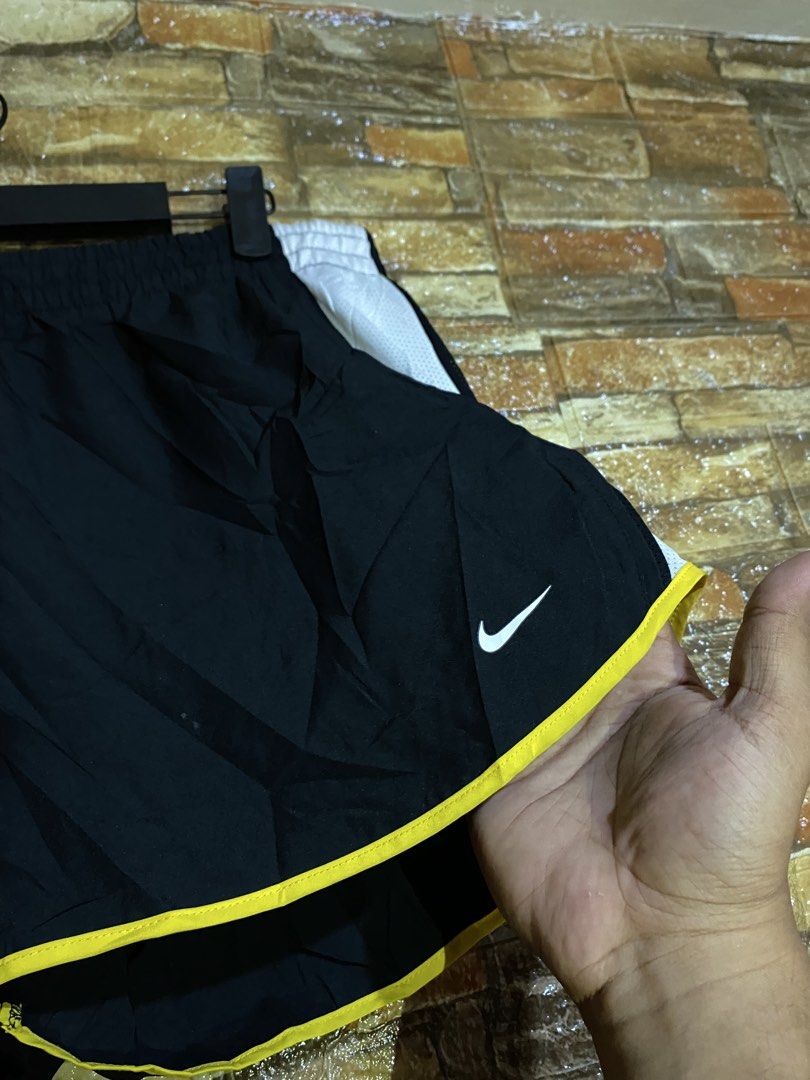 NIKE RUNNING WOMENS DRIFIT SHORTS (Category: Shorts) located in Cebu City. Submitted by arsenyong (Listing ID 1469312545, Image 3). Description: Waist:32 Length :11 Hem :12 Excellent No issue .
