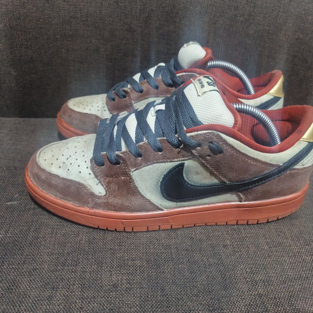Nike SB Dunk Low Pro Hennessy (Category: Sneakers) located in San Pedro. Submitted by reynardkurtnavela (Listing ID 1469313153, Image 1). Description: honest Issue: sign of usage not og sole pad with small sock liner good for everyday use. bawal sa maselan P349 only. add shippinh fee sa malayo.