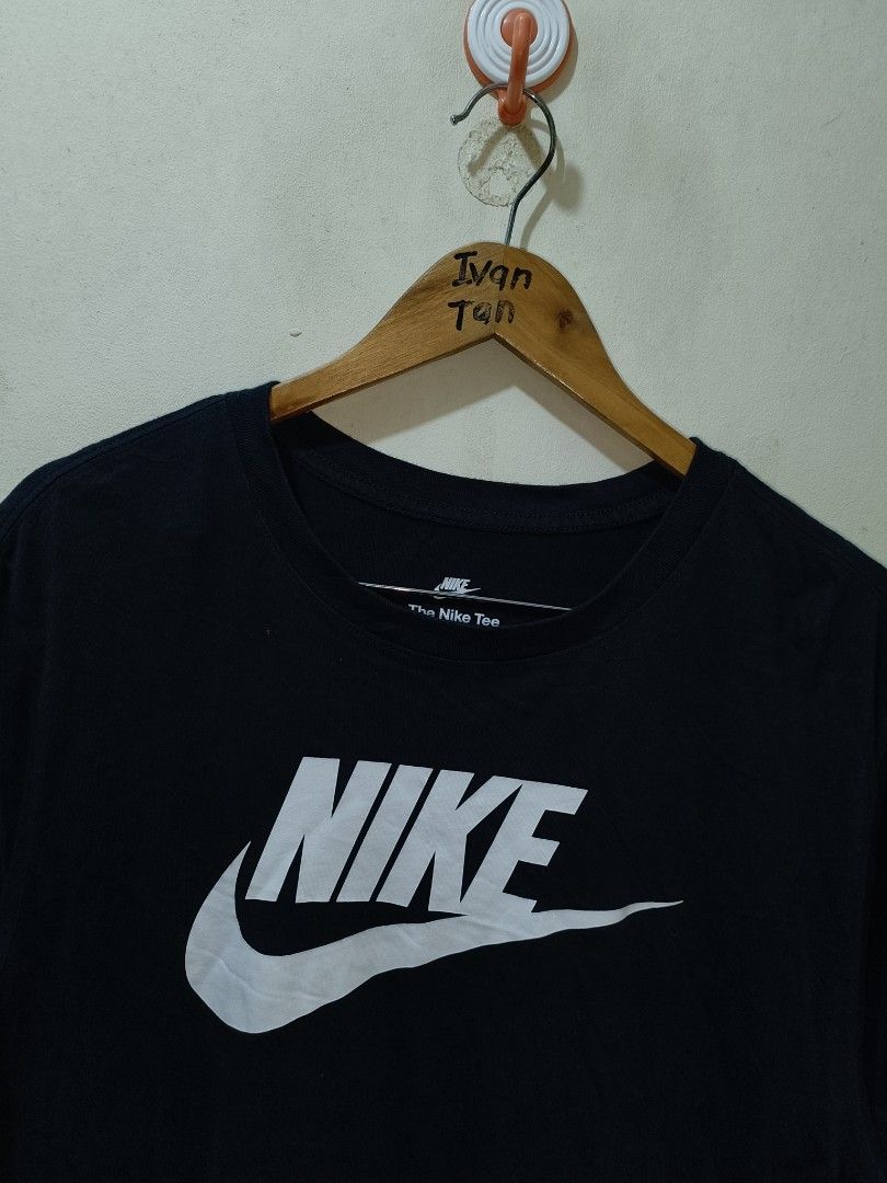 Nike Shirt (Category: Tshirts & Polo Shirts ) located in Makati City. Submitted by ivsseyow03 (Listing ID 1469278933, Image 2). Description: Black Nike t-shirt with large white logo print on the chest. Crew neck style, short sleeves. Size XL on the inner tag. Classic everyday tee, easy to pair with anything. Clean condition overall..