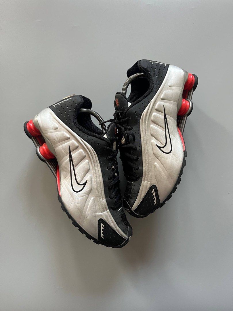 NIKE SHOX METALLIC SILVER (10US) (Category: Sneakers) located in Baguio. Submitted by grabUrPairs (Listing ID 1469273538, Image 2). Description: EXCELLENT SIGNS OF USAGE 10US/28CM PAIR ONLY AUTHENTIC.