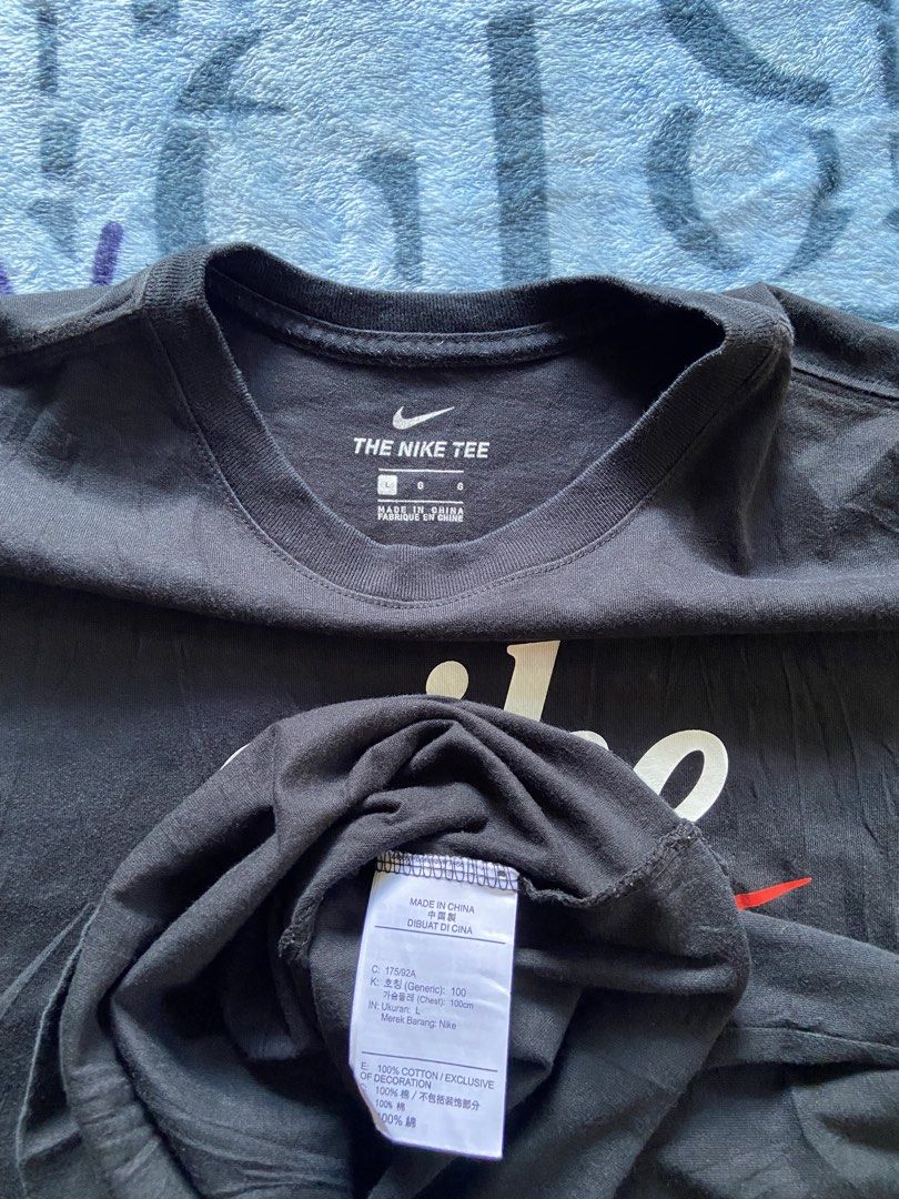 NIKE SPORTSWEAR LARGE LOGO TSHIRT (Category: Tshirts & Polo Shirts ) located in Davao. Submitted by re.wornn (Listing ID 1469218562, Image 3). Description: •LARGE W18 L27 •COLOR RATE:9/10 •EXCELLENT CONDITION 🏷️350 ADD SHIP 📩DM.