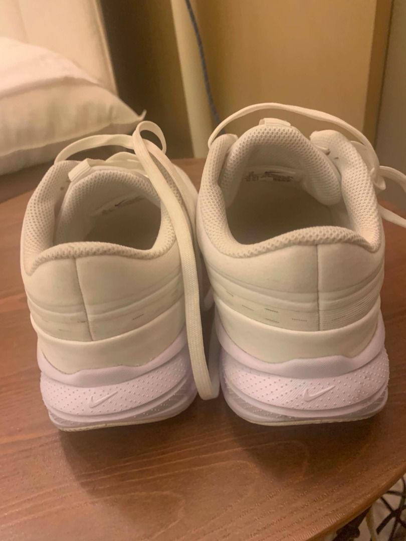 Nike Star Runner GS White Running Shoes HF7004-101 (Category: Sneakers) located in Makati City. Submitted by biplop123 (Listing ID 1469182821, Image 3). Description: - Brand: Nike Seling my NIKE Star Runner 5 Just bought it last month for 3500, now selling for 2,000 - Model: Star Runner (HF7004-101) - Color: Crisp White - Size: US 5Y / UK 4.5 / EUR 37.5 / 23.5 cm RFS: Don't like it Can deliver/ do meetups around metro manila (as long as sched is 