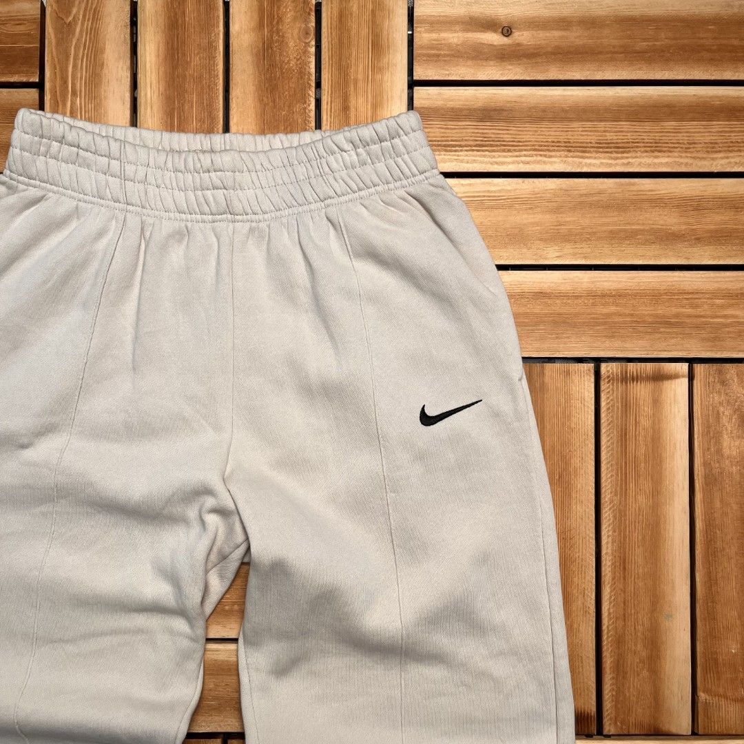 NIKE SWEATPANTS (Category: Joggers) located in Floridablanca. Submitted by d_elevated (Listing ID 1469245430, Image 3). Description: .