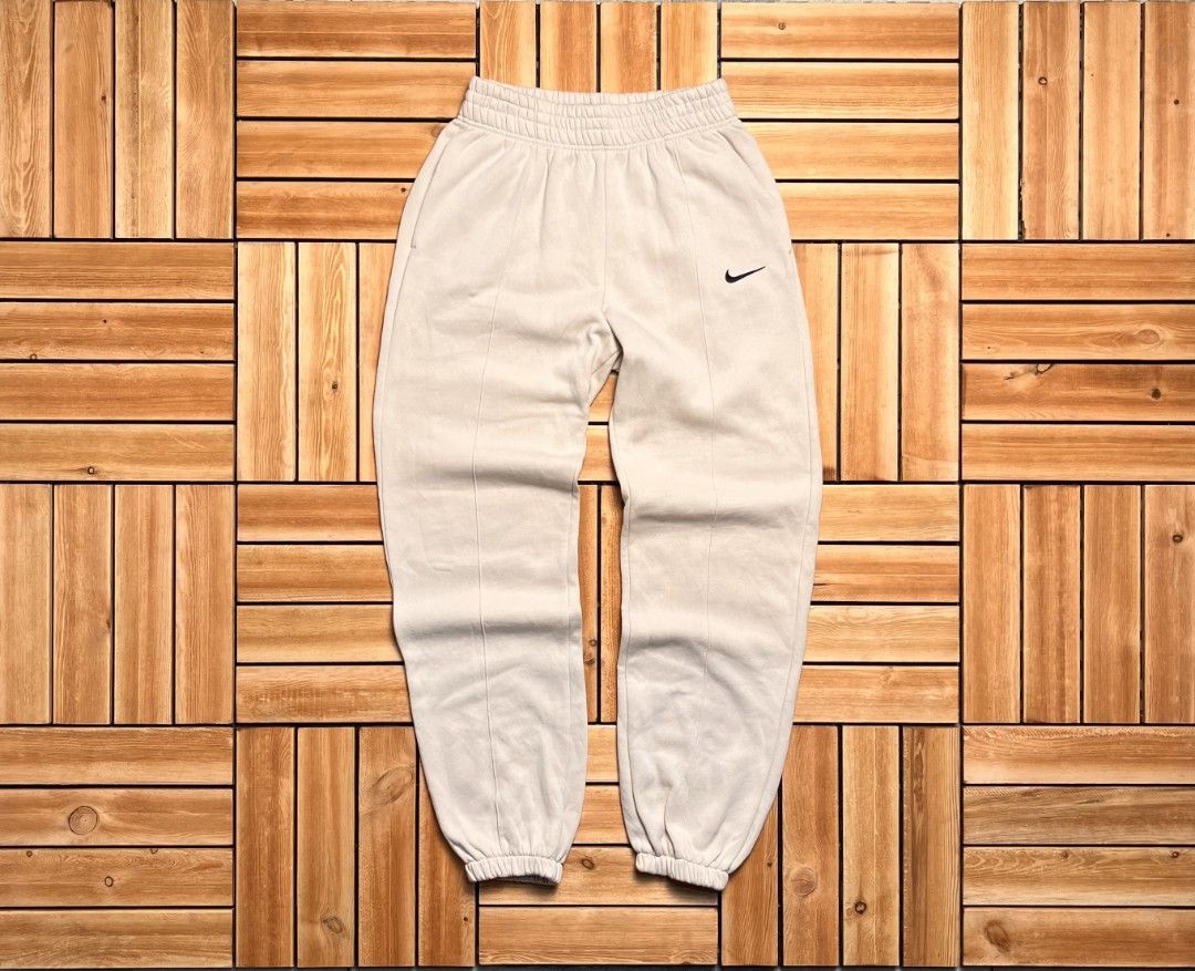 NIKE SWEATPANTS (Category: Joggers) located in Floridablanca. Submitted by d_elevated (Listing ID 1469245430, Image 2). Description: .