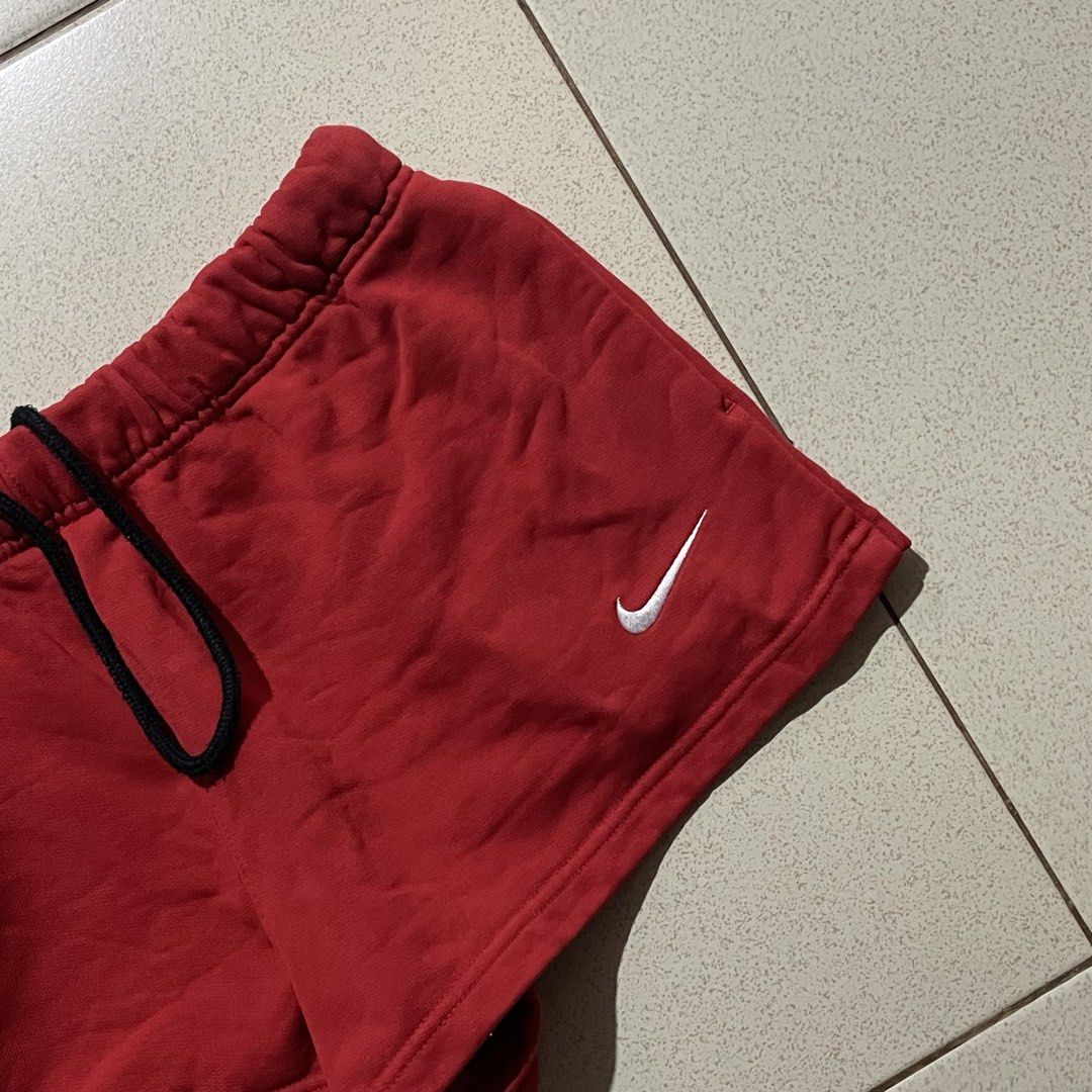 Nike Sweatshorts (Wmns) (Category: Shorts) located in Manila. Submitted by a_iee (Listing ID 1469373447, Image 3). Description: Waist: 24 to 36 (adjustable) Length: 11 inchs Issue: None Condition: Likenew Authentic ✨ MODE OF PAYMENT: Gcsh, Mrbnk, Gtym 📍Pasig City Dm for more info.