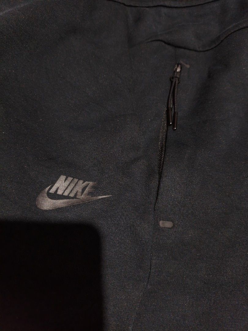 Nike Tech Fleece Shorts Black Size S (Category: Shorts) located in Maasim. Submitted by ukayganda25 (Listing ID 1469269739, Image 3). Description: - Brand/Model: Nike Tech Fleece Shorts (Style: 928514-011) - Color: Black - Size: Small (Waist: 28-30 inches, Length: 19.5 inches) - Material: 69% Cotton, 31% Polyester - Pockets: Signature side zip pocket + standard front pockets - Fit: Adjustable drawstring waistband - Condition: Excellent, clean ins