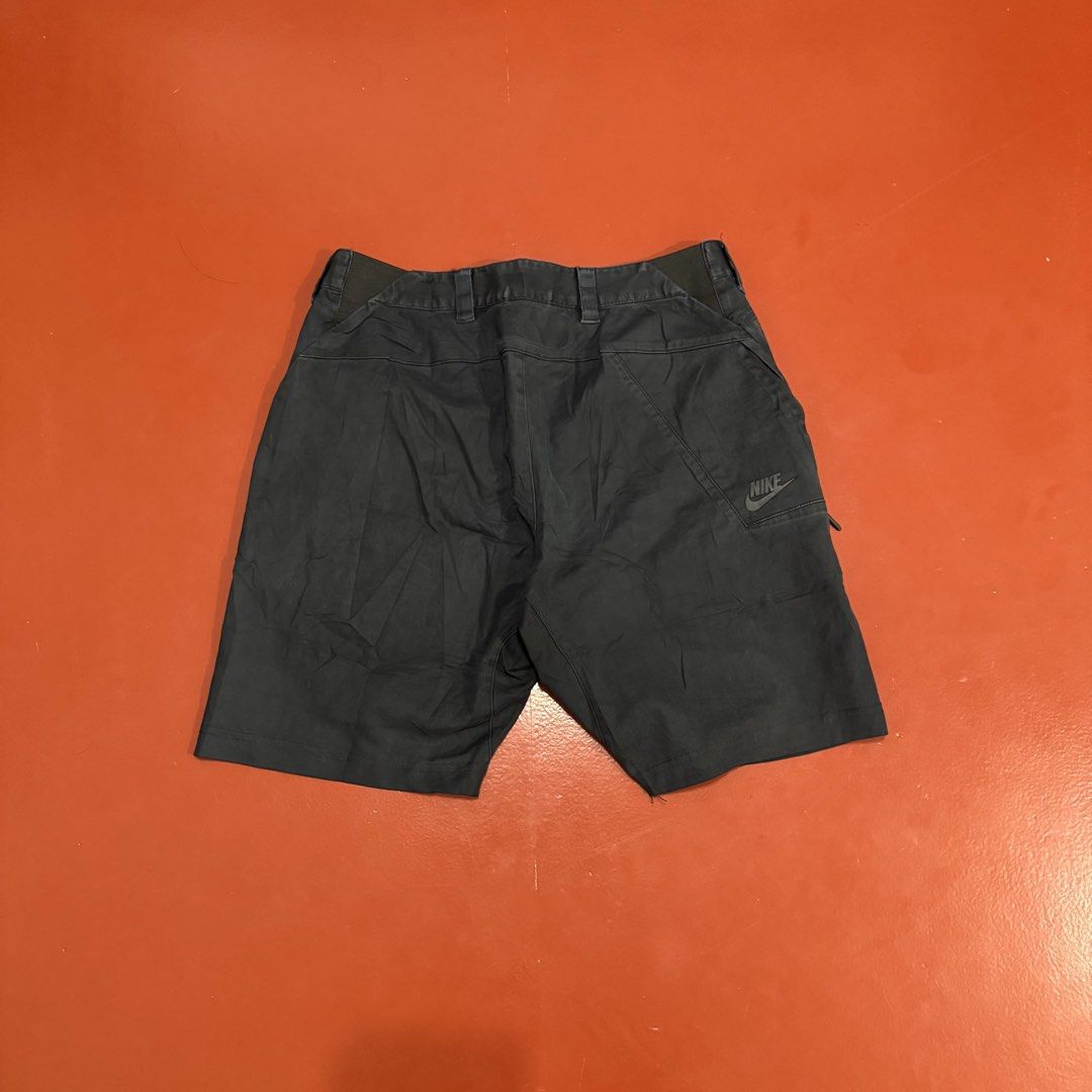 NIKE TECH SHORTS (Category: Shorts) located in Pasig City. Submitted by buzzthrifty (Listing ID 1469334274, Image 2). Description: SIZE 32-34WAIST 18" LENGTH 10" LEG HOLE EXCELLENT CONDITION .
