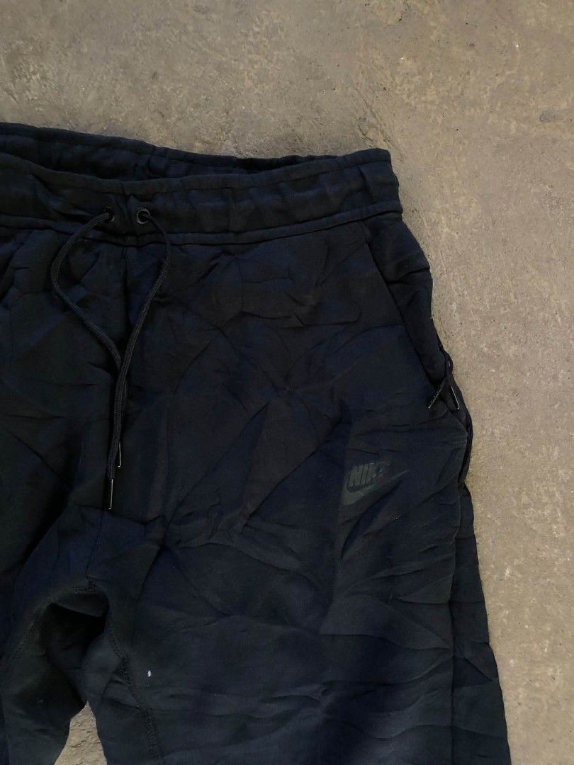 Nike Tect Fleece (Category: Joggers) located in Manila. Submitted by lumang__gamit00 (Listing ID 1469243484, Image 3). Description: Nike TF Size: XL Dimes: W30-36 L39 Like New No issue.