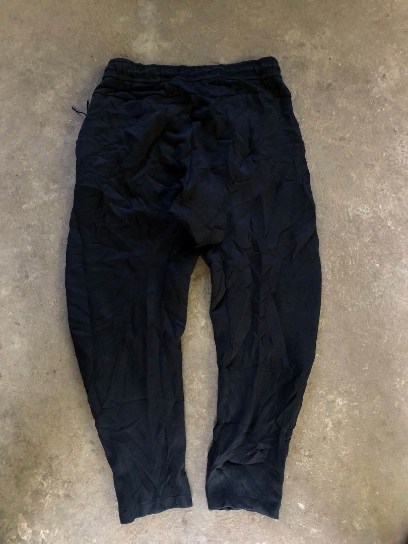 Nike Tect Fleece (Category: Joggers) located in Manila. Submitted by lumang__gamit00 (Listing ID 1469243484, Image 2). Description: Nike TF Size: XL Dimes: W30-36 L39 Like New No issue.