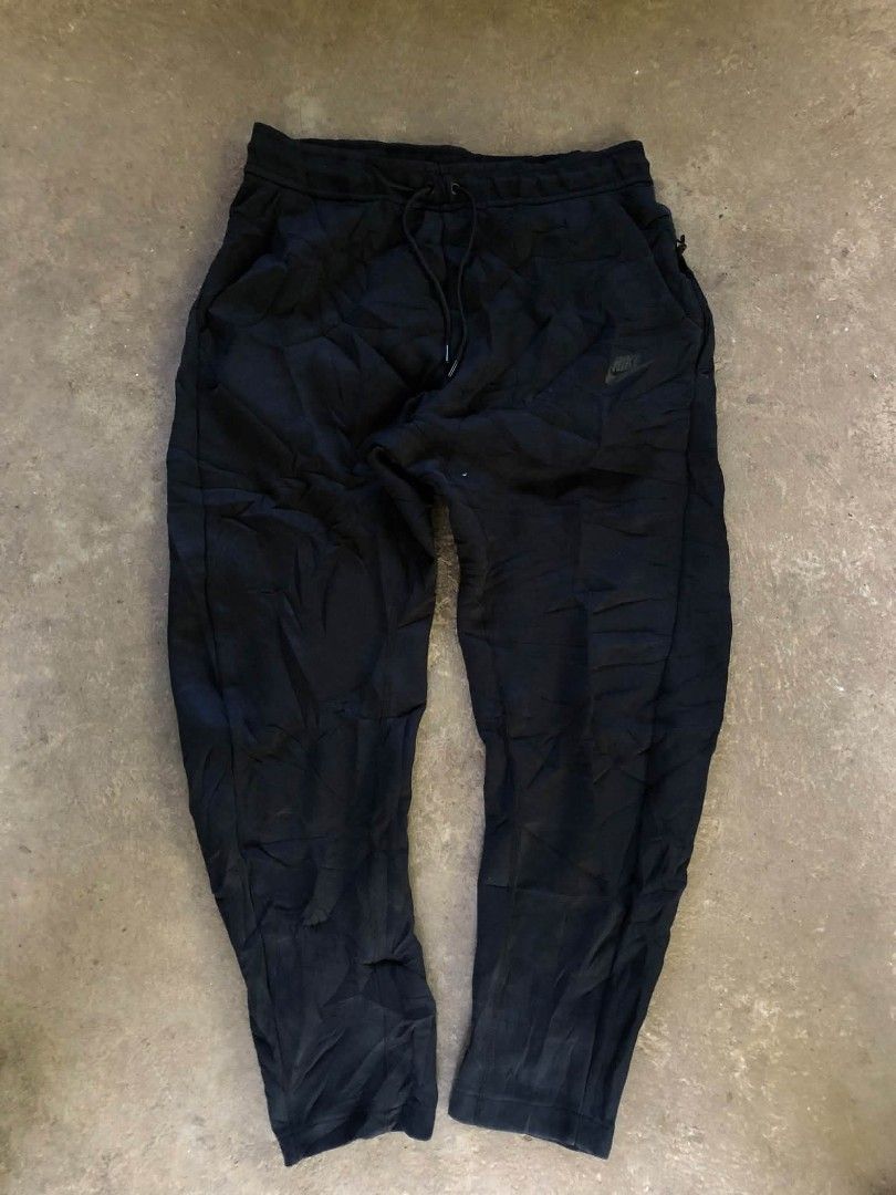 Nike Tect Fleece (Category: Joggers) located in Manila. Submitted by lumang__gamit00 (Listing ID 1469243484, Image 1). Description: Nike TF Size: XL Dimes: W30-36 L39 Like New No issue.