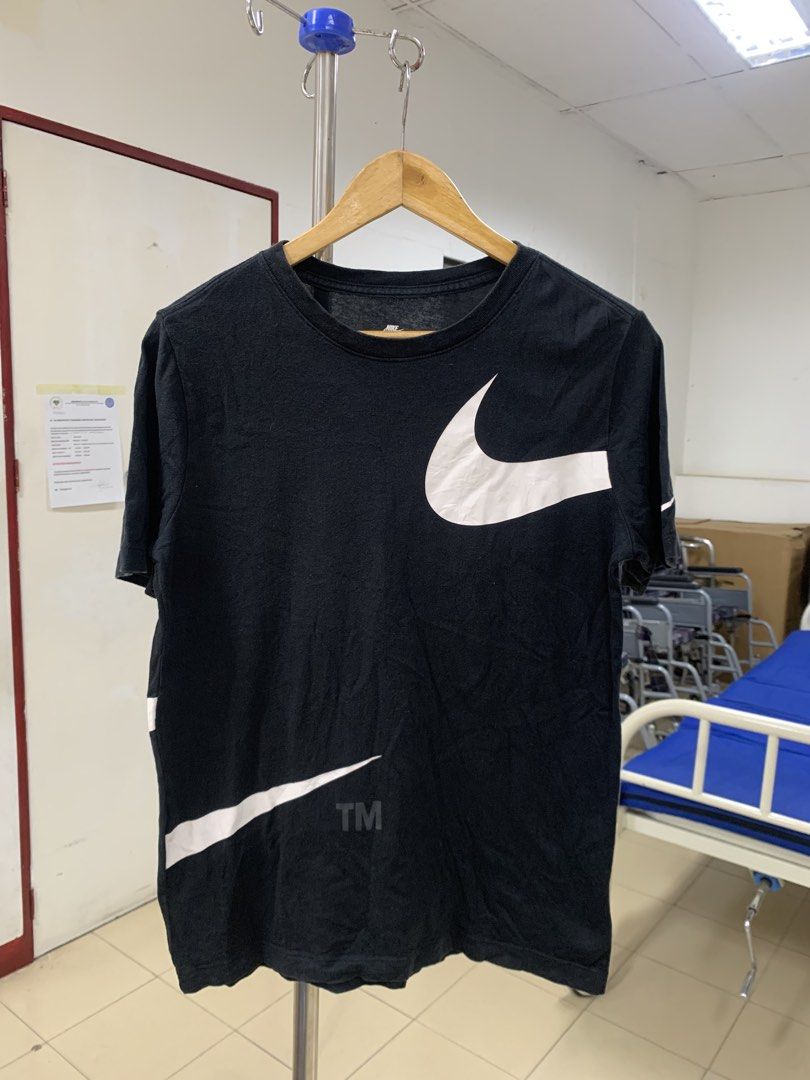 Nike Tee (Category: Tshirts & Polo Shirts ) located in Iligan City. Submitted by jamesbond7777479 (Listing ID 1469203642, Image 1). Description: The Nike Tee Multi Check Width 19 Length 25 Excellent Like Brand New Size Small on flat dimes .