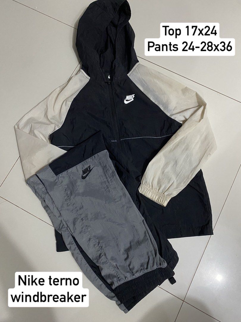 Nike terno (Category: Babies & Kids Fashion) located in Santa Maria. Submitted by jordangail (Listing ID 1469248077, Image 1). Description: Nike windbreaker terno May dimension naman po pakicheck sa pic Issue: sa pen marks. Guhit ng ballpen. Bata kase gumagamit. Logo ng tops medjo nabawasan :( Mine nyo na 800 na lang set na :) .