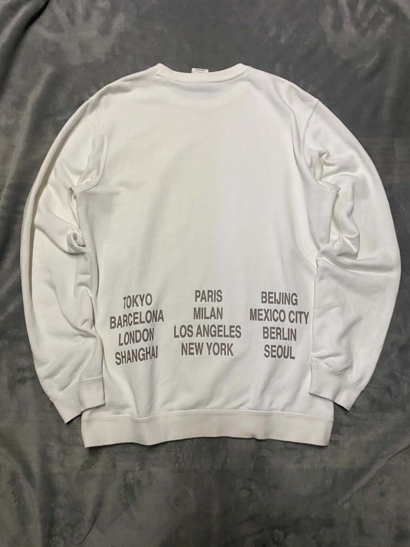 Nike Tri Swoosh LongSleeve (Category: Activewear) located in Manila. Submitted by kayzthawan (Listing ID 1469287786, Image 3). Description: ₱750.00 💎 Nike Tri Swoosh Longsleeve Size : Large Dimes : 21 x 28 Condition : Excellent Condition : 9.6 Issue : None.