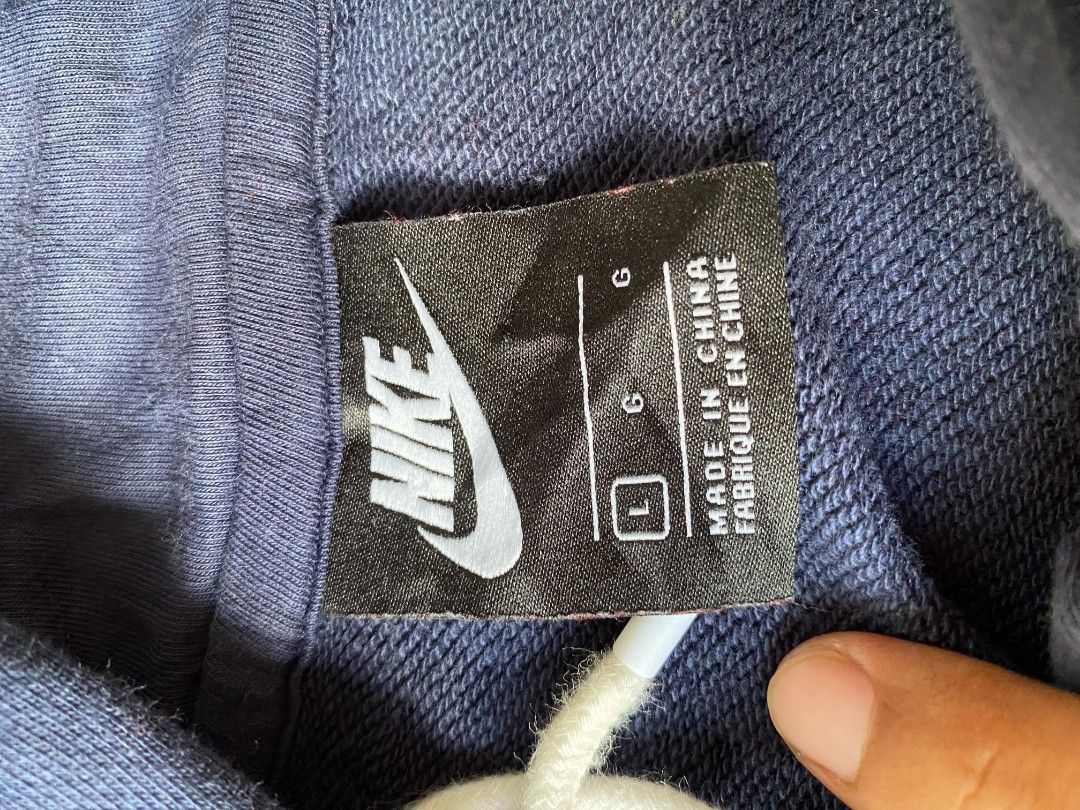 Ni//ke Tri tone Pullover hoodie (Category: Hoodies) located in Cebu City. Submitted by 88thrifts (Listing ID 1469305713, Image 3). Description: size large minimal issue on last pic.