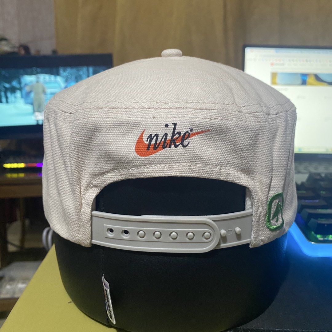 NIKE VINTAGE OREGON CAP (Category: Caps & Hats) located in Quezon. Submitted by ejay.thrift.clothes (Listing ID 1469335012, Image 3). Description: FREE SHIPPING FREE SIZE NO ISSUE COLOR RATE: 9.5/10 AS NEW CONDITION FRESHLY WASHED READY TO WEAR # 595.