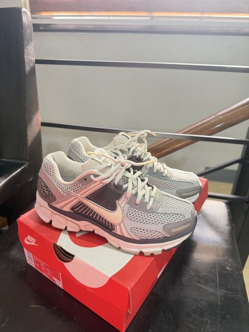 Nike Vomero 5 Womens US 5 (Category: Sneakers) located in Manila. Submitted by ktyyycloset (Listing ID 1469358229, Image 1). Description: Comes with original box Size 5 Women Used less than 5x only since its too small for me 100% authentic.