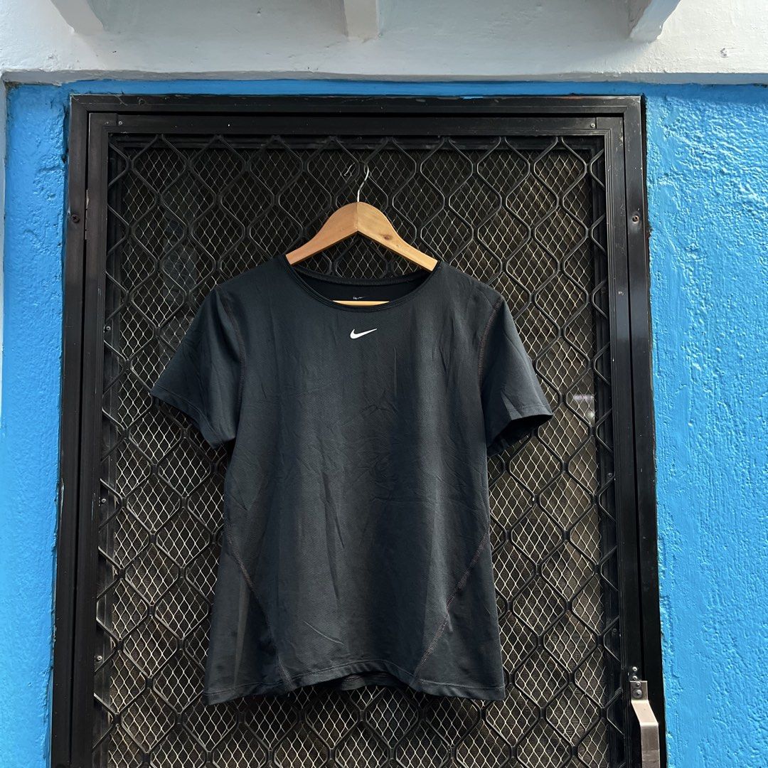 Nike Womens pro 365 running shirt (Category: Activewear) located in Taguig. Submitted by scoutandloots (Listing ID 1469205900, Image 1). Description: Nike Womens pro 365 running shirt • Size: M • 17.5x23.5.