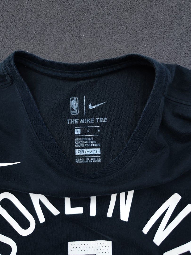 Nike X NBA Nets Lin Tee (Category: Tshirts & Polo Shirts ) located in Bulacan. Submitted by emilj23 (Listing ID 1469169962, Image 3). Description: Nike X NBA Nets Lin Tee Size L on tag L 27 W 19 Condition 9/10 Color rate 9/10 No Issue.