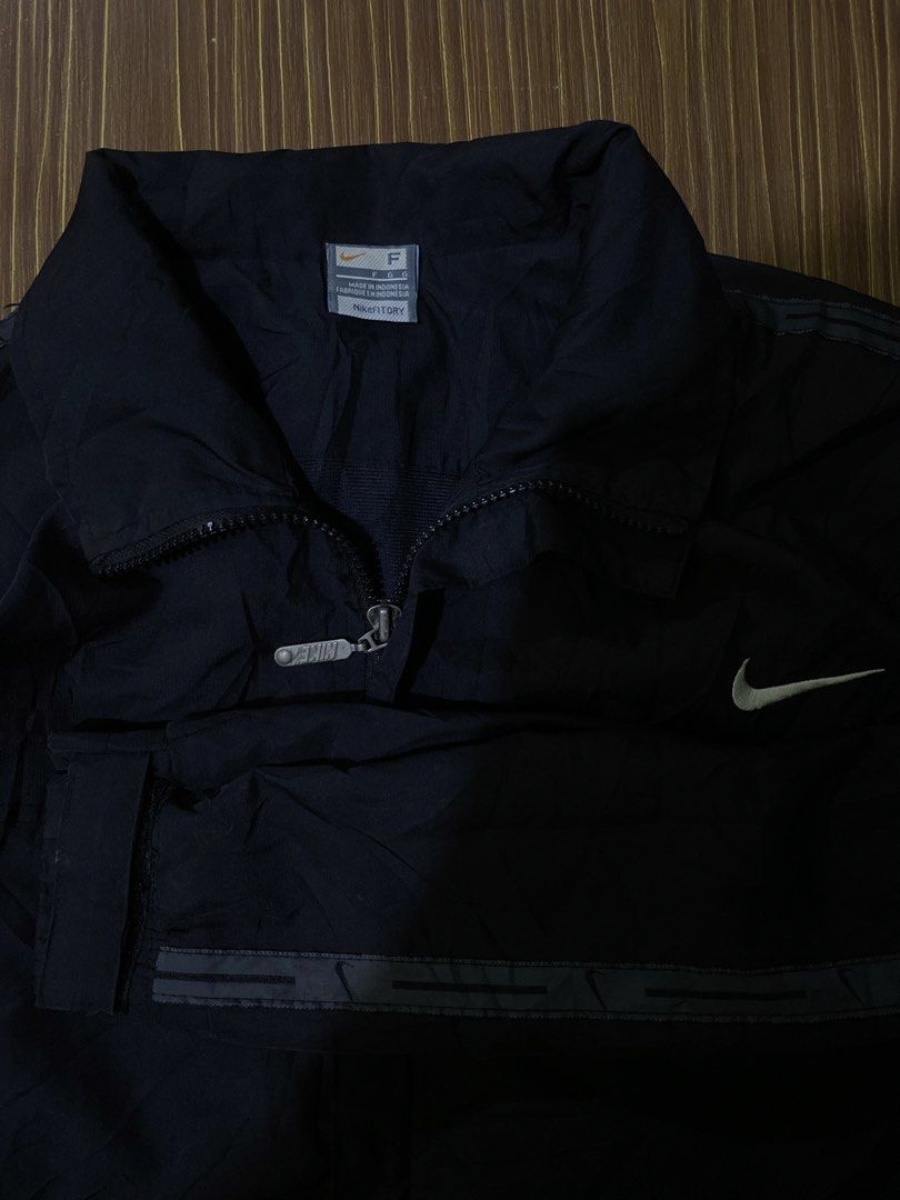 Nike Y2k/Vintage Nylon Windbreaker Jacket (Category: Coats, Jackets and Outerwear) located in Bansalan. Submitted by cjs_thrift (Listing ID 1469259963, Image 2). Description: - LARGE - DIMENSIONS: 23 by 28 - COLOR RATE:9.8/10 - VERY GOOD CONDITION - NO ISSUE - COMPLETE TAGS - NEED WASH.