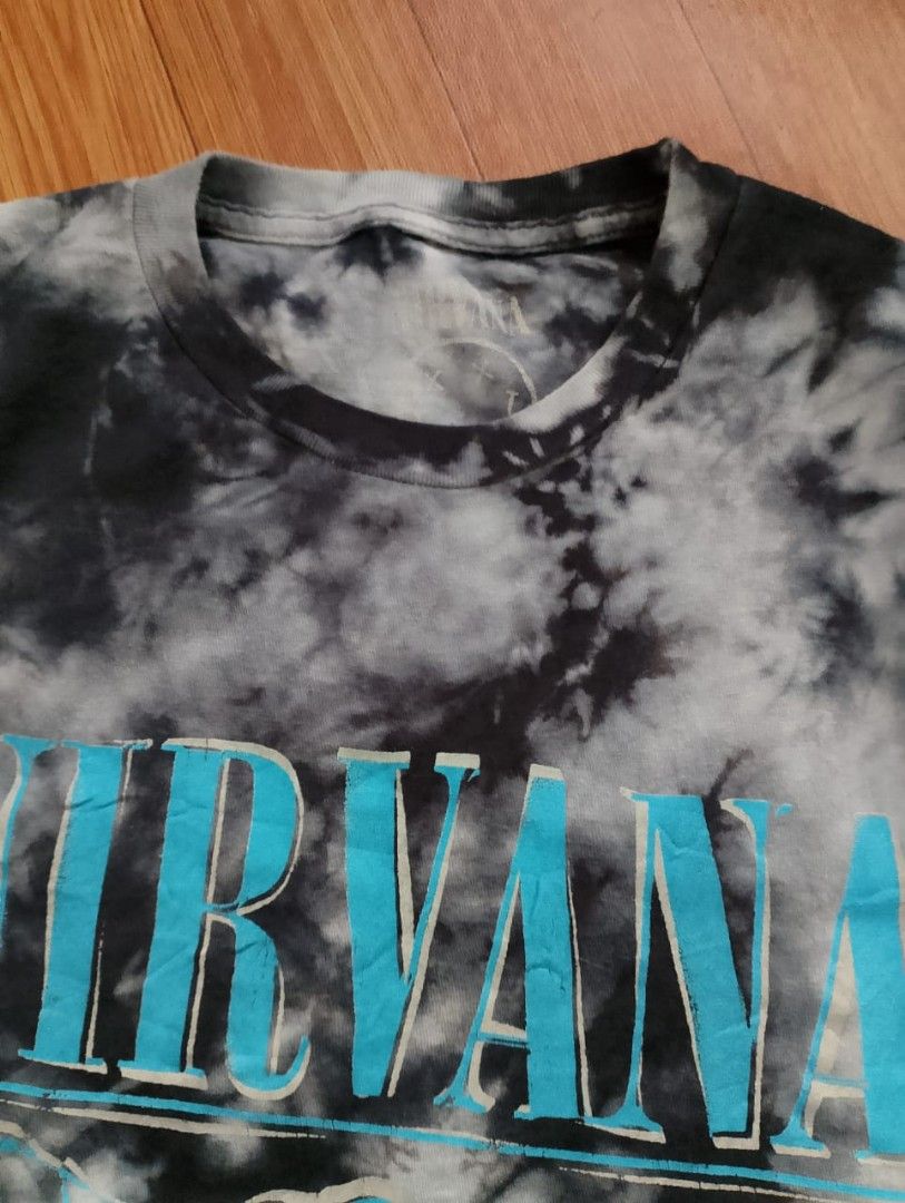 NIRVANA (Category: Tshirts & Polo Shirts) located in Gua Musang. Submitted by sedi_191919 (Listing ID 1469199418, Image 3). Description: pit 20.5 labuh 28 postage dfod jnt 📌 LOCK PAYMENT 24 JAM.