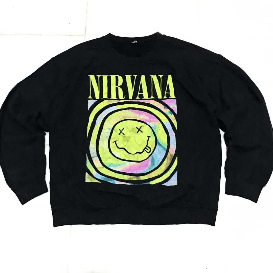 NIRVANA GRAPHIC BAND TEE CREWNECK SWEATSHIRT LARGE (Category: Coats, Jackets and Outerwear) located in Cavite. Submitted by justthrift06 (Listing ID 1469189851, Image 1). Description: DIMENSION 23X29 GOOD CONDITION SHIPPING NATIONWIDE.