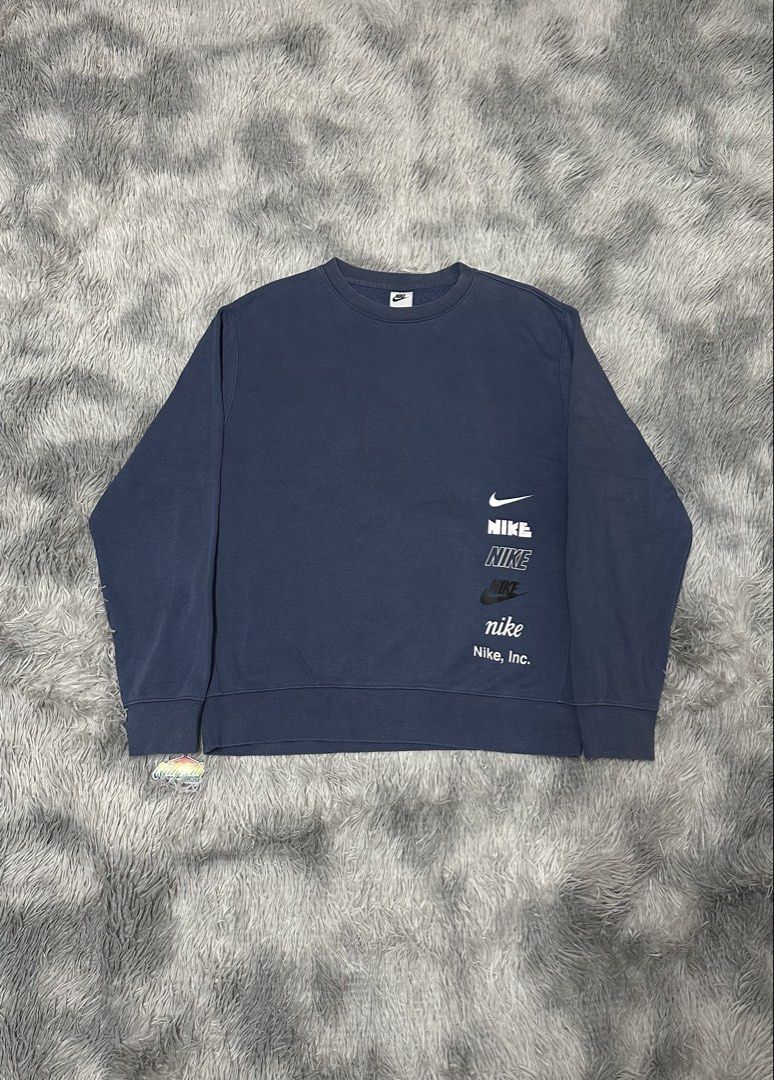 N*ke crewneck (Category: Coats, Jackets and Outerwear) located in Manila. Submitted by paulovenegaskalakal2020 (Listing ID 1469259707, Image 1). Description: For sale! Kalakal N*ke crewneck XLarge- 24 width x 27.5 length inches Sleeves- 24 inches Color rate- 8.9/10 Sign of usage Good MINE 1,295 +sf.
