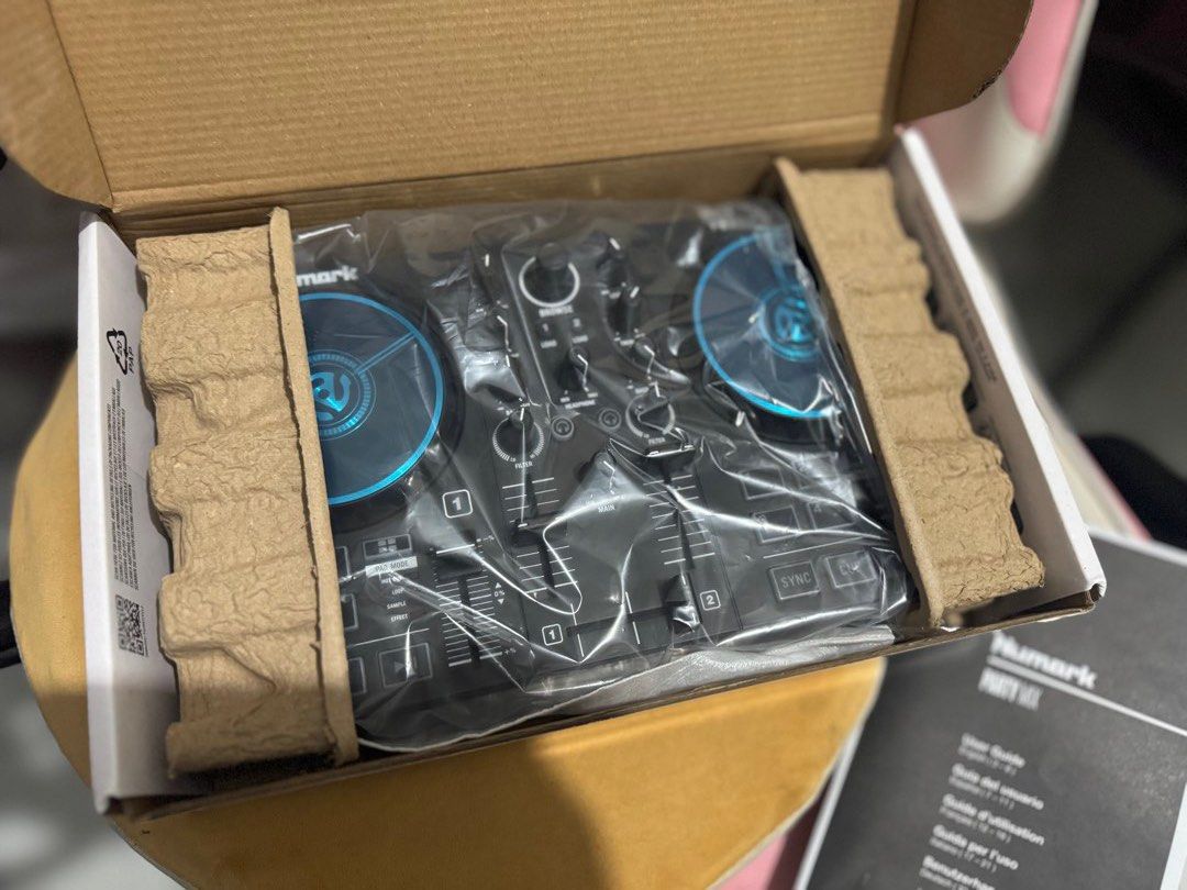 Numark Party Mix 2 DJ Controller (Category: Controllers) located in El Nido. Submitted by ryshoot (Listing ID 1469242291, Image 3). Description: Inclusions: Original packaging, manual, and all cables Ideal for Beginners Plug-and-play ready BARELY USED. GOOD AS NEW.