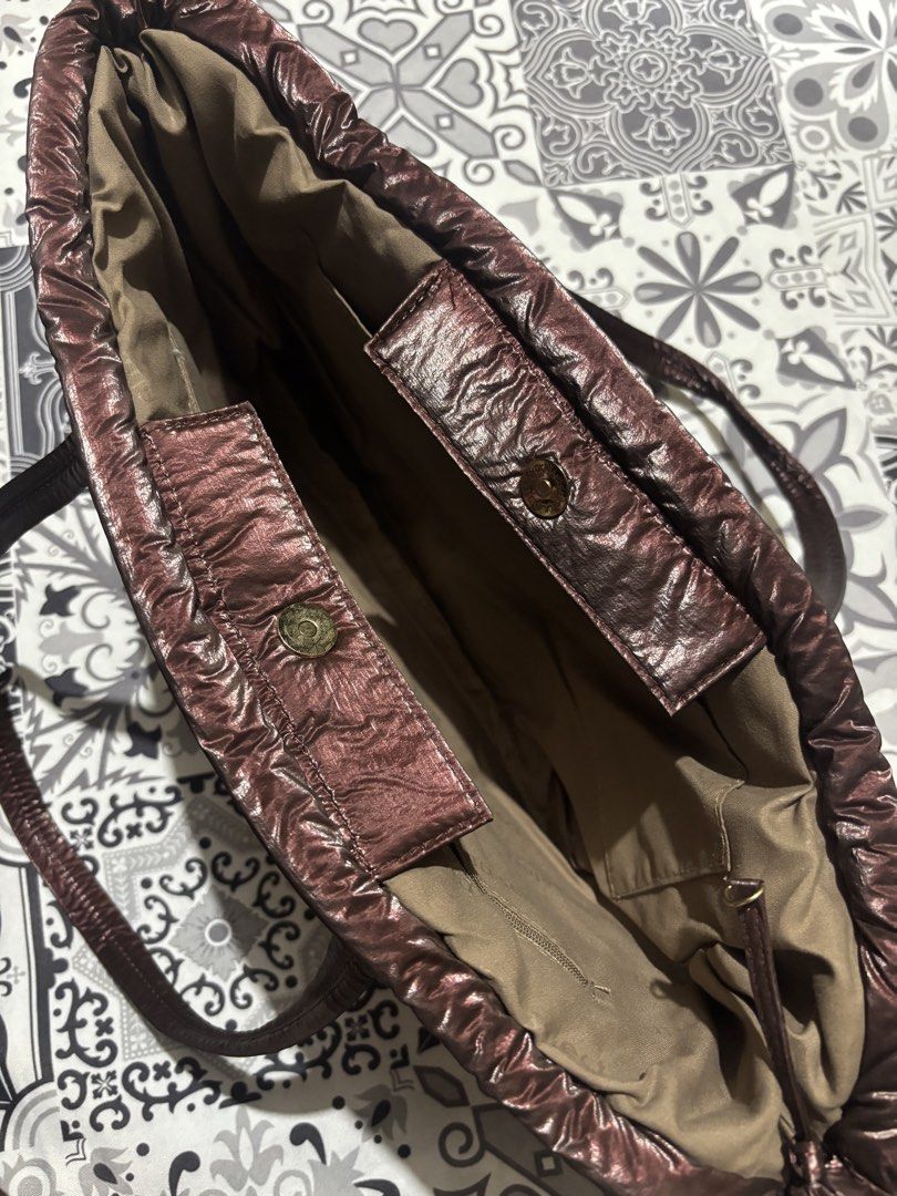 Nylon Puffy Bag (Category: Shoulder Bags) located in Marikina City. Submitted by shanctuarykrrt (Listing ID 1469358469, Image 2). Description: .
