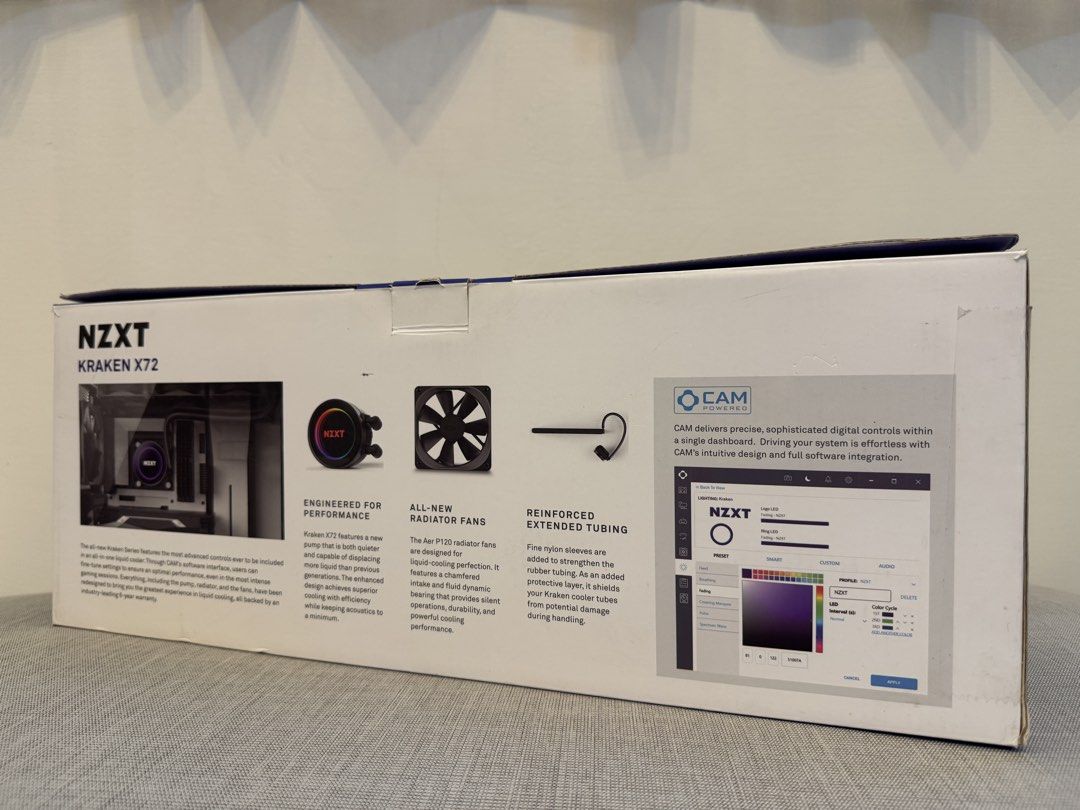 由 hsiangcih1215 (刊登 ID 1469247795，圖片 2) 提交，位於 新北市 (New Taipei) 的 NZXT 恩傑 Kraken X72 360mm 一體式 水冷✨經典無限鏡面 (類別：電腦周邊產品)，說明：｜高顏值海妖水冷，升級換下｜ ｜已自行更換利民風扇，效果更好｜ ｜外觀保持良好，含原廠盒裝｜ 知名大廠 NZXT 恩傑的 Kraken X72 360mm 水冷散熱器，冷頭擁有非常帥氣的「無限鏡面 RGB 燈效」，裝在機殼裡視覺效果極佳！ 💦 商品規格與內容物： 🔹 廠牌型號：NZXT Kraken X72 (360mm) 🔹 盒裝配件：含原廠外盒、水冷本體、利民120mm散熱風扇 x 3 顆、各式線材（以照片實際內容物為主）。 🔹 特色功能：可透過 NZXT CAM 軟體自由控制冷頭的 RGB 燈光顏色與效果。 【交易方式】 📍 面交地點：新北面交 【面交須知】 現場確認商品後，請以「轉帳」付款（不收現金）以留存紀錄，謝謝配合！🙏 📦 寄