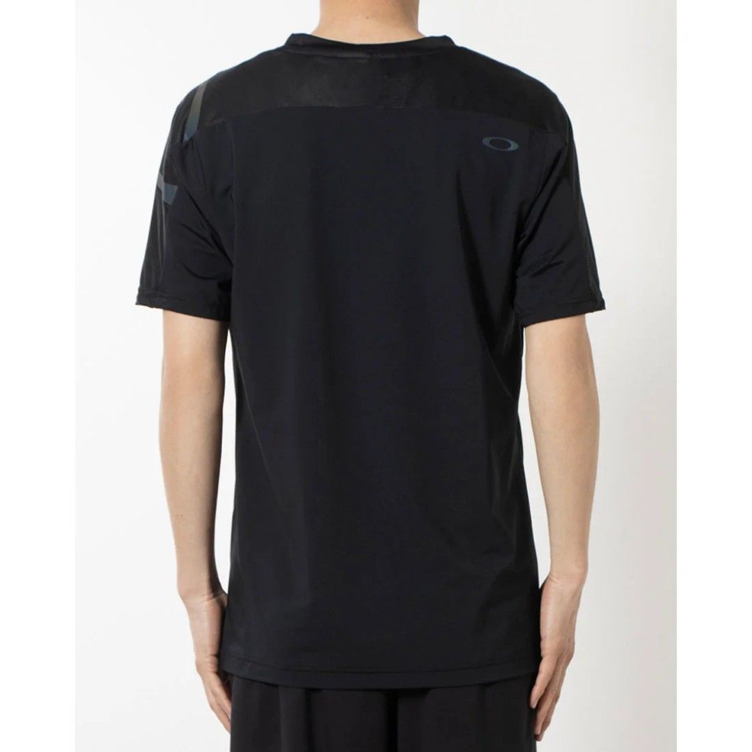 Oakley Enhance Tech Cold SS Crew 2.0 Athletic Shirt (Category: Activewear) located in Goa. Submitted by thrift_stylebychristella (Listing ID 1469193910, Image 3). Description: 🛍️1,550 + SF PAYMENT FIRST VIA GCASH ONLY NO COD 🔹Location: Goa, Camarines Sur 🔹Shipping nationwide via J&T express.