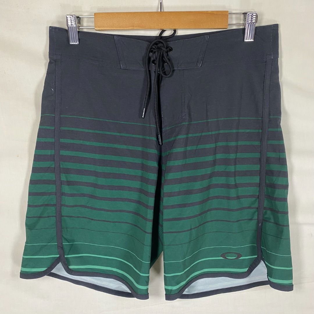 Oakley Performance Fit Gradient Stripe Boardshorts / Size 30 (Category: Activewear) located in Antipolo. Submitted by canadafindss (Listing ID 1469332984, Image 2). Description: Visit & Follow Canada Finds for more premium thrift, streetwear, vintage, techwear, activewear, and branded finds from Canada 🇨🇦 More items posted regularly: https://www.carousell.ph/u/canadafindss Oakley Performance Fit Gradient Stripe Boardshorts / Size 30 Sleek and h