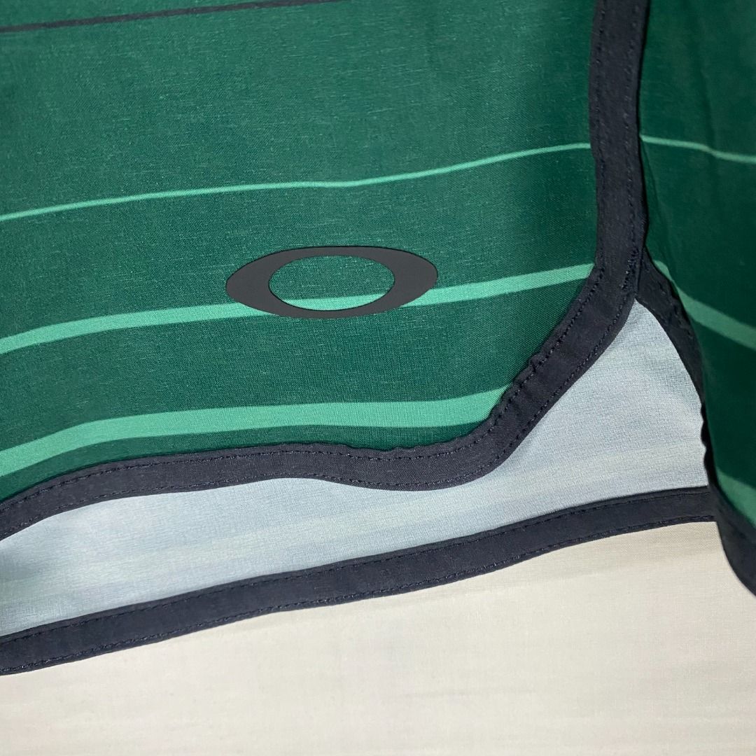 Oakley Performance Fit Gradient Stripe Boardshorts / Size 30 (Category: Activewear) located in Antipolo. Submitted by canadafindss (Listing ID 1469332984, Image 3). Description: Visit & Follow Canada Finds for more premium thrift, streetwear, vintage, techwear, activewear, and branded finds from Canada 🇨🇦 More items posted regularly: https://www.carousell.ph/u/canadafindss Oakley Performance Fit Gradient Stripe Boardshorts / Size 30 Sleek and h