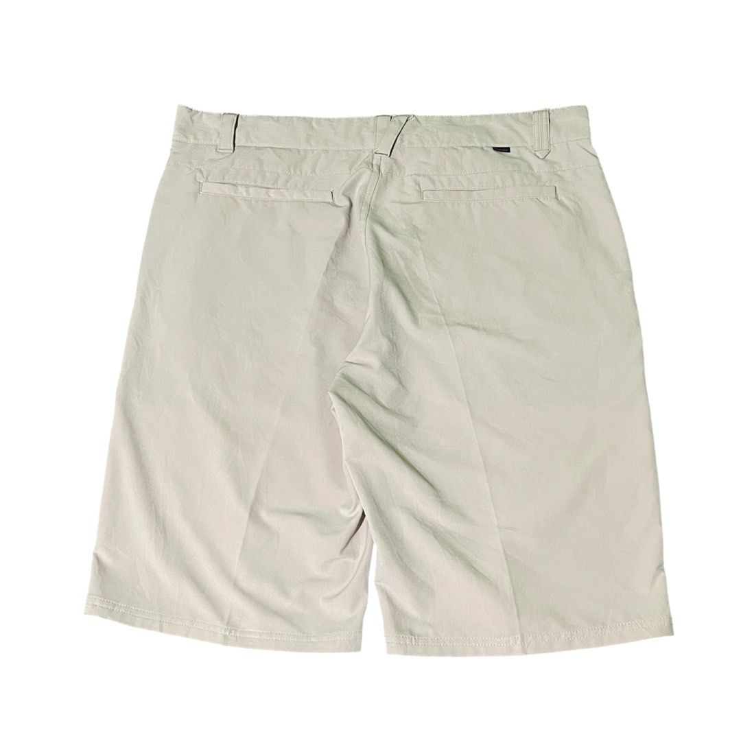 Oakley short size 36-38 (Category: Shorts) located in Sipalay. Submitted by trustmeyoullbefine (Listing ID 1469283086, Image 2). Description: Size 36 on tag 37-38 sa tape Excellent condition Already wash No major flaws .