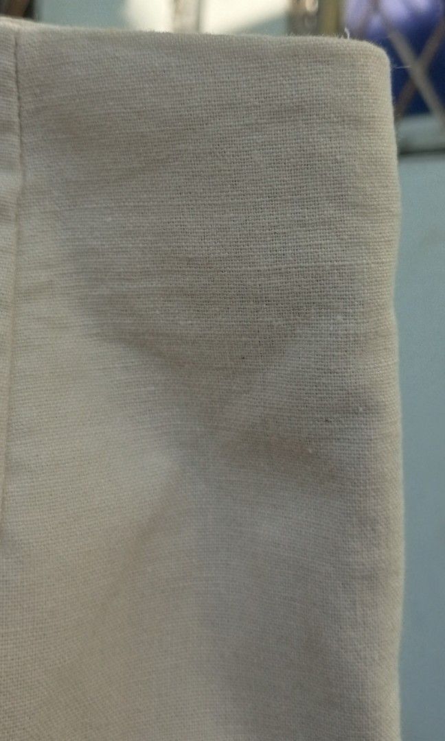 Oat Linen mini skirt (Category: Skirts) located in Davao. Submitted by kannikasok1987 (Listing ID 1469167325, Image 3). Description: Wd inner short Highwaist Waist 27 Hips 35 L 15.5 good as new.
