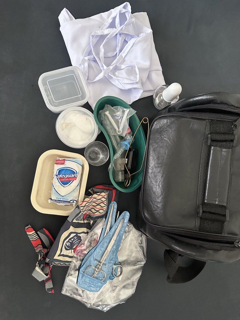 OB Bag with med supplies (Category: Medical Supplies & Tools) located in Marikina City. Submitted by rivervy (Listing ID 1469191961, Image 2). Description: Ob bag only-200 Ob bag with med supplies for bag technique-350 Inclusions: •2 kelly straight •mayo scissors •ammonium •benedict’s solution •apron •dish soap with soap •disposable clamp •2 test tubes •alcohol lamp •2 small containers of cotton balls •head cap •plastic cover •measuring cup •drop