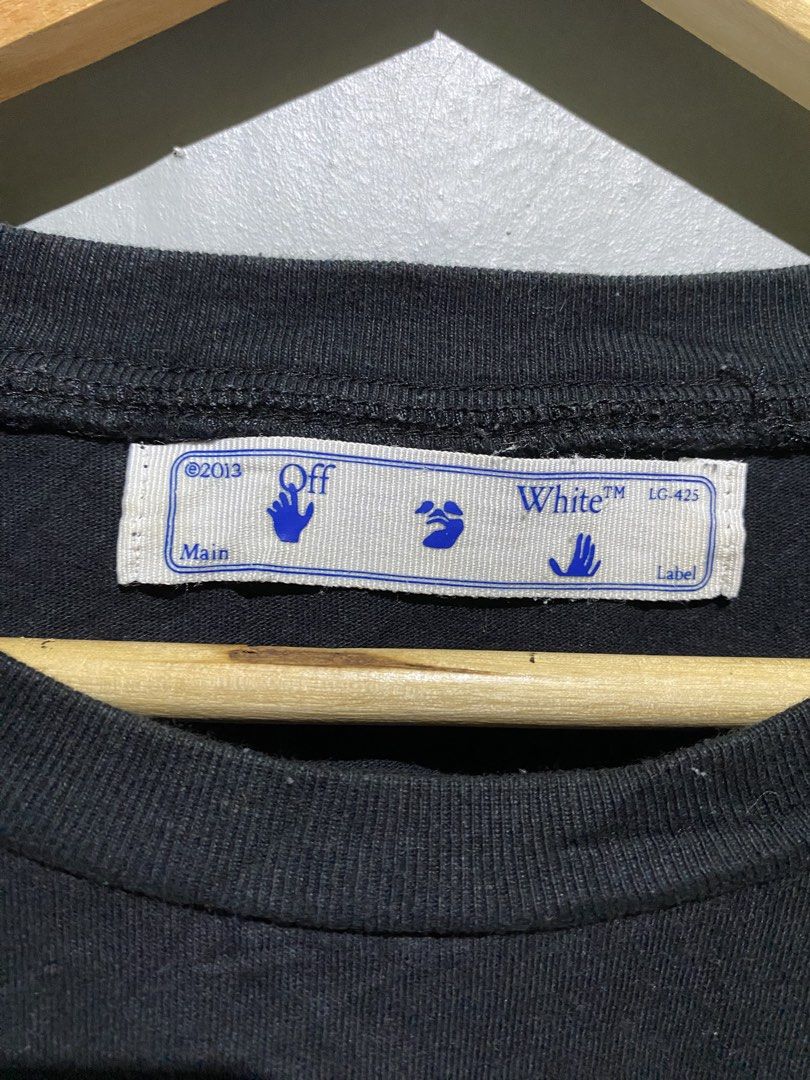OFF - WHITE TSHIRT❗️ (Category: Tshirts & Polo Shirts ) located in Compostela. Submitted by sales.bud (Listing ID 1469313374, Image 3). Description: 📌OFF-WHITE TEE ▪️SIZE - LARGE ON TAG ▪️DIMES - 23 x 26.5.
