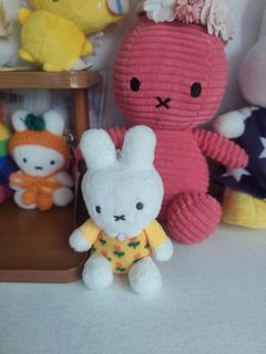 (Category: ) located in . Submitted by ghibli_dreams (Listing ID 1469194146, Image 1). Description: .