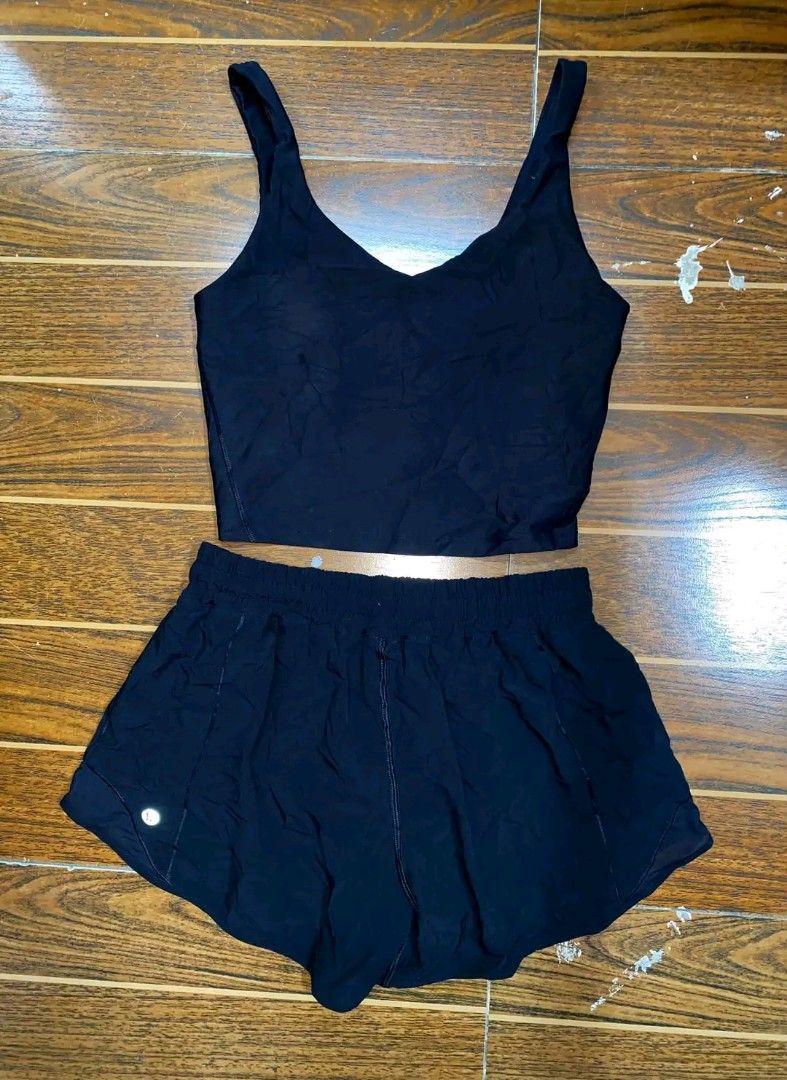 Old navy & Lululemon (Category: Activewear) located in Toledo. Submitted by marianallidapse1994 (Listing ID 1469297263, Image 1). Description: as new set only small med.