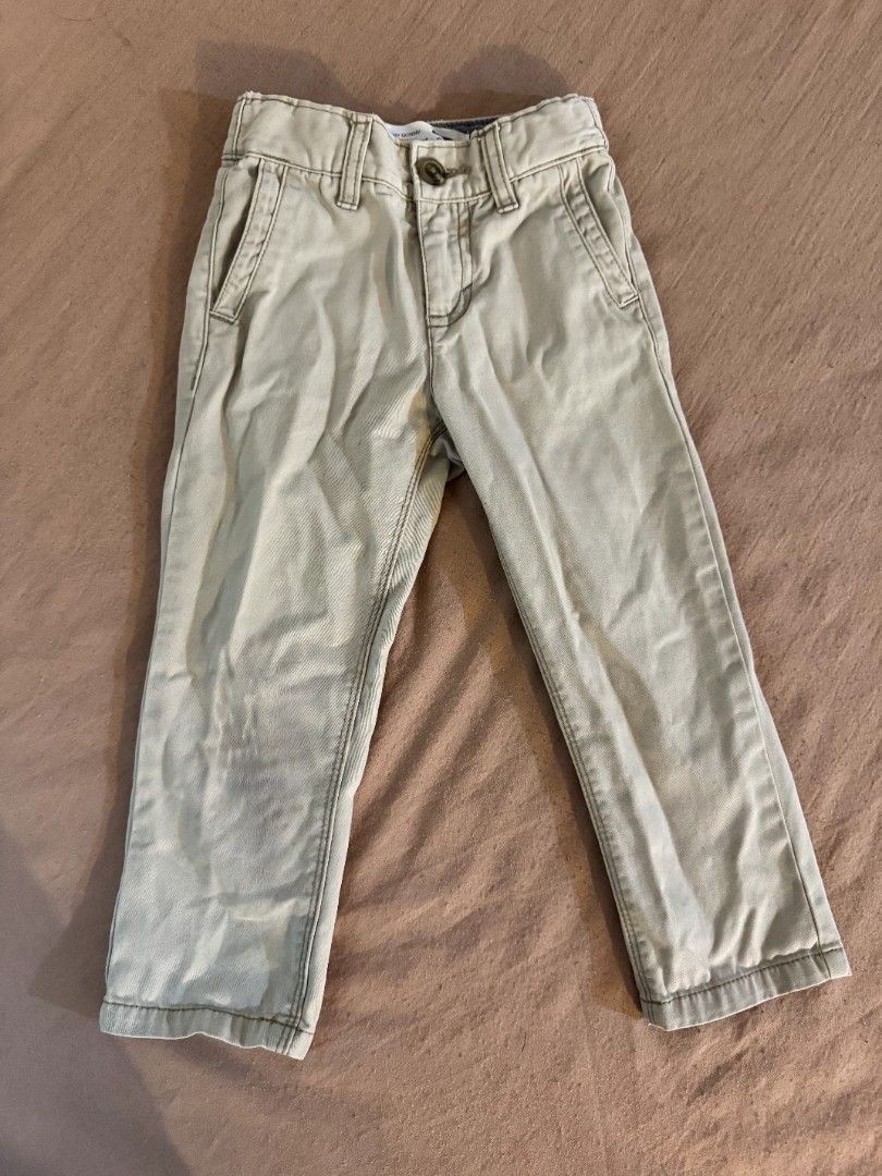 Old Navy Kids Jeans/ Bottoms (Category: Babies & Kids Fashion) located in Manila. Submitted by withlovesam (Listing ID 1469270228, Image 1). Description: size 3T.