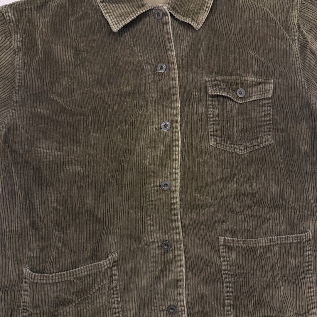 Olive green button-down Corduroy jacket (Category: Coats, Jackets and Outerwear) located in Paranaque City. Submitted by joeymon1 (Listing ID 1469281521, Image 2). Description: The corduroy fabric’s not thick so it’s perfect for Manila weather. Rfs: don’t use anymore.