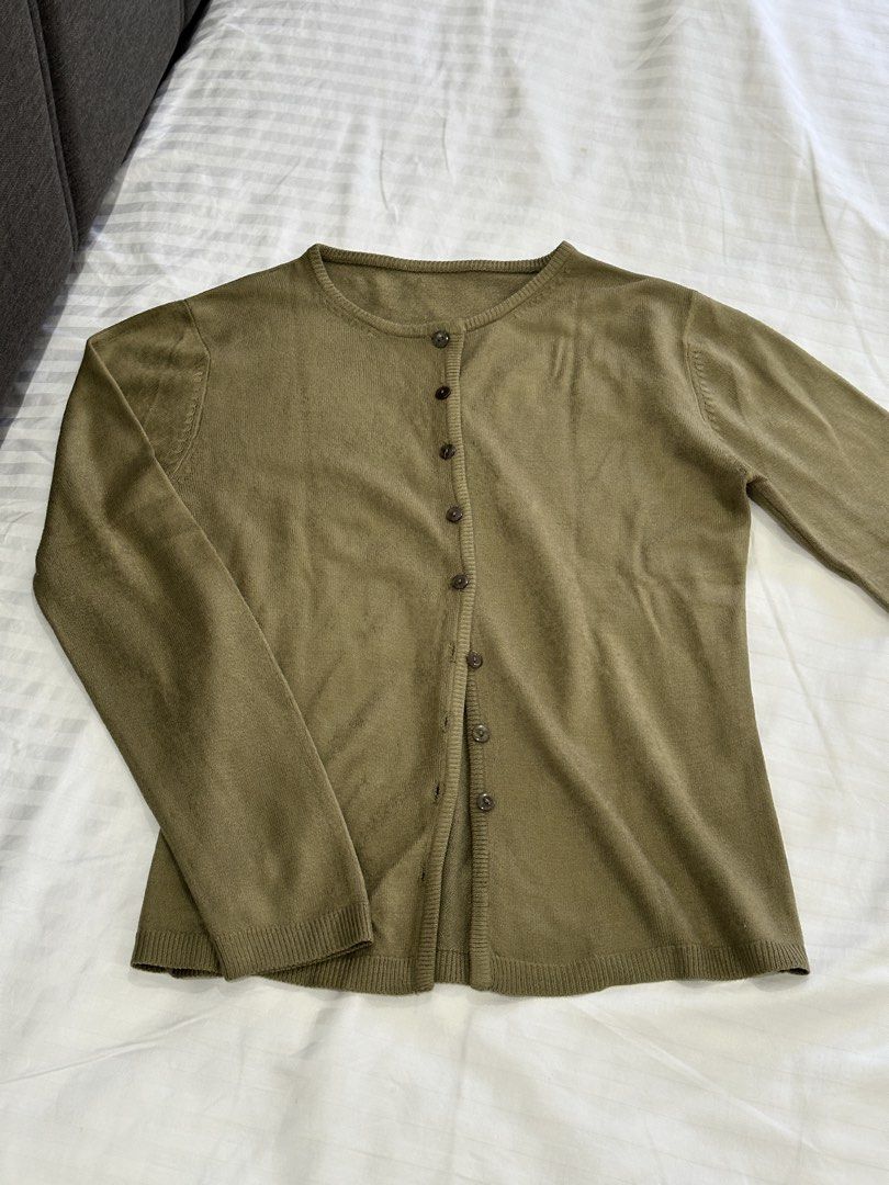 Olive Green Cardigan | plain dainty autumn fall (Category: Coats, Jackets and Outerwear) located in Balanga. Submitted by cartsabeli (Listing ID 1469220970, Image 1). Description: Super nice in actual!! Material + color is superb 😍 ₱550 + sf mop: gcash/maya mod: j&t .