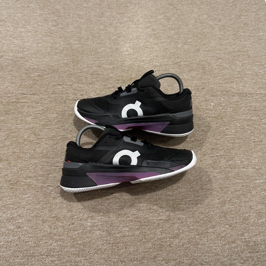 ON CLOUD ROGER PRO FIRE BLACK (Category: Sneakers) located in Cebu City. Submitted by cjayzuno04940 (Listing ID 1469194859, Image 1). Description: ON CLOUD ROGER PRO FIRE BLACK ORIGINAL✅ US WOMENS-7 EUR-38 CM-24 EXCELLENT CONDITION .