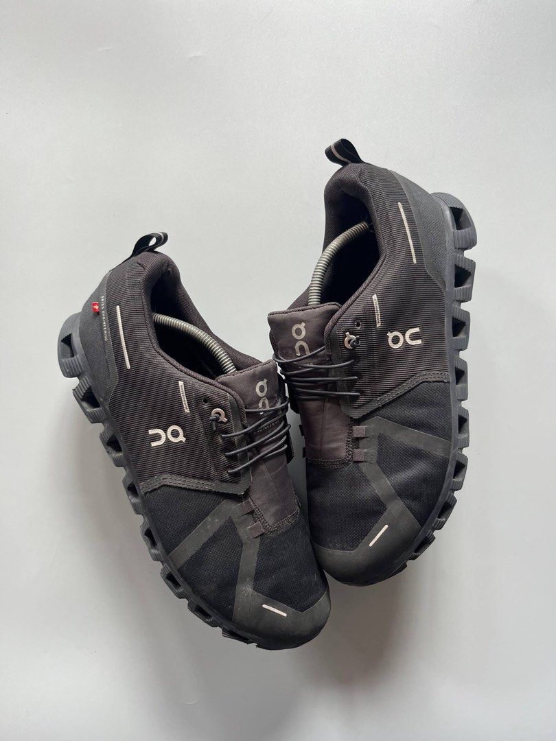 ONCLOUD 6 BLACK WATERPROOF (12US) (Category: Sneakers) located in Baguio. Submitted by grabUrPairs (Listing ID 1469276286, Image 2). Description: EXCELLENT SIGNS OF USAGE 12US/30CM PAIR ONLY AUTHENTIC.