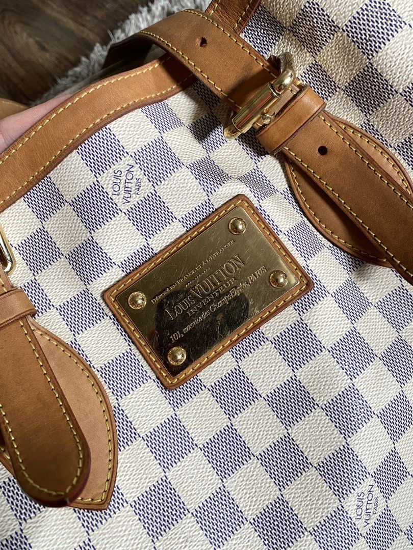 Orig Lv azure (Category: Luxury Bags & Wallets) located in Tagum. Submitted by amarasluxbag (Listing ID 1469200681, Image 3). Description: good condition With minimal flaws sa 1 corner and sa isang snap button dinikitan At may kunting dumi sa loob Super tibay pa.
