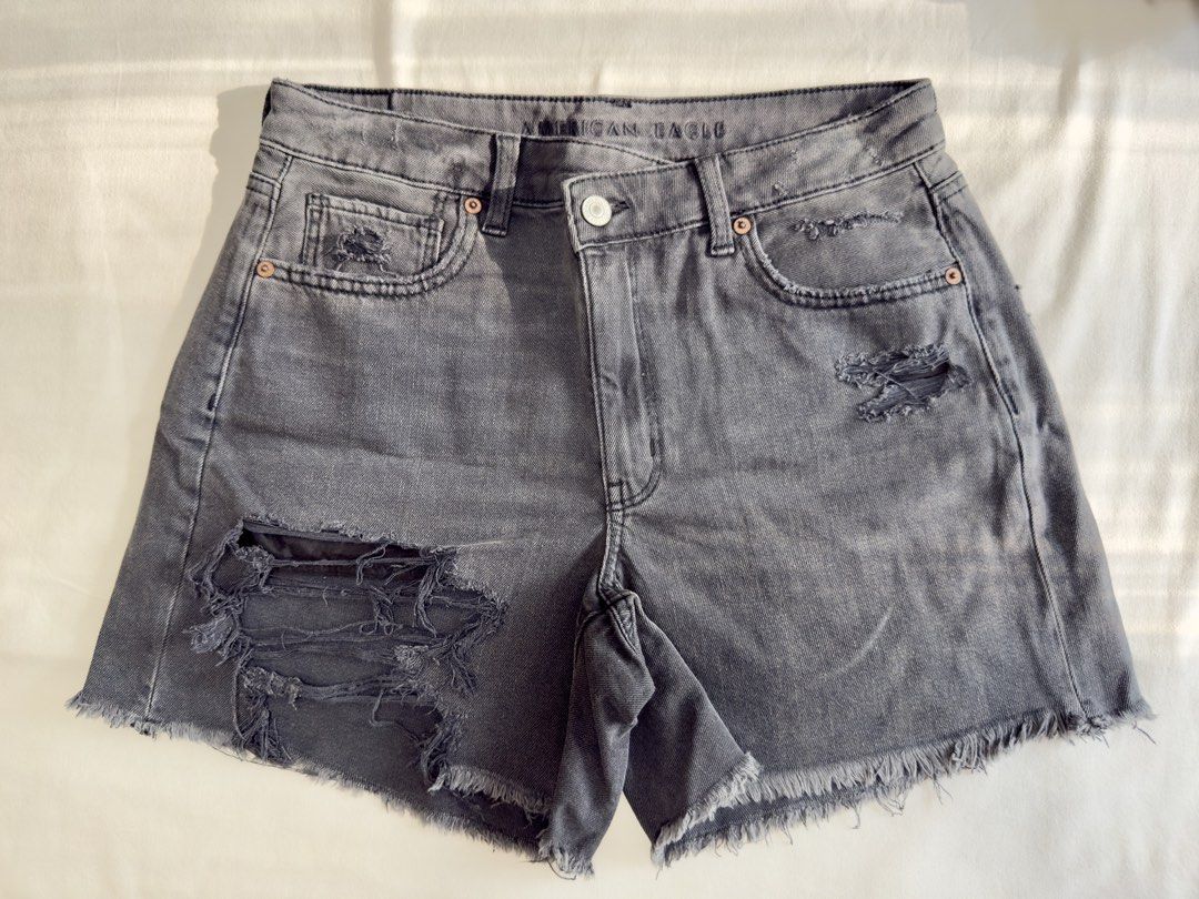 Original AMERICAN EAGLE shorts (Category: Shorts) located in Muntinlupa City. Submitted by Preeluhvd (Listing ID 1469181095, Image 3). Description: .
