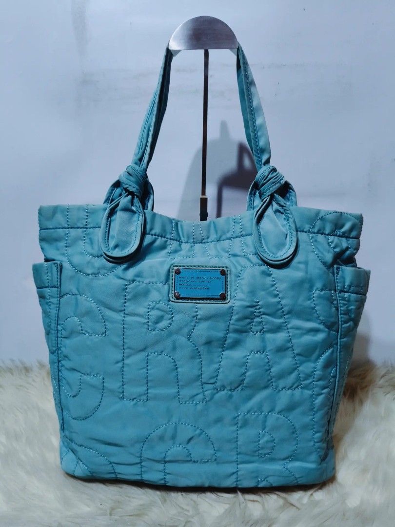 Original MARC JACOBS (Category: Shoulder Bags) located in Cabuyao City. Submitted by secondhand.shop.ph (Listing ID 1469341360, Image 1). Description: Sale❗️Sale❗️Sale❗️ ₱2,299 Original Marc Jacobs preloved Large Pure Nylon 📌First to pay!.