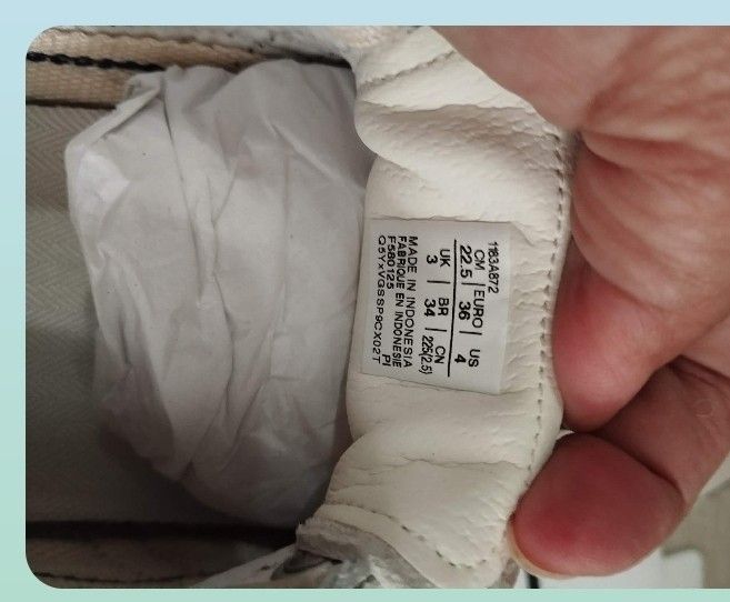 ORIGINAL ONITSUKA TIGER MEXICO 66 (Category: Sneakers & Footwear) located in Pasig City. Submitted by titalana2011991 (Listing ID 1469213090, Image 2). Description: Japan Bought 2 times lang nagamit CM 22.5 EURO 36 US 4.