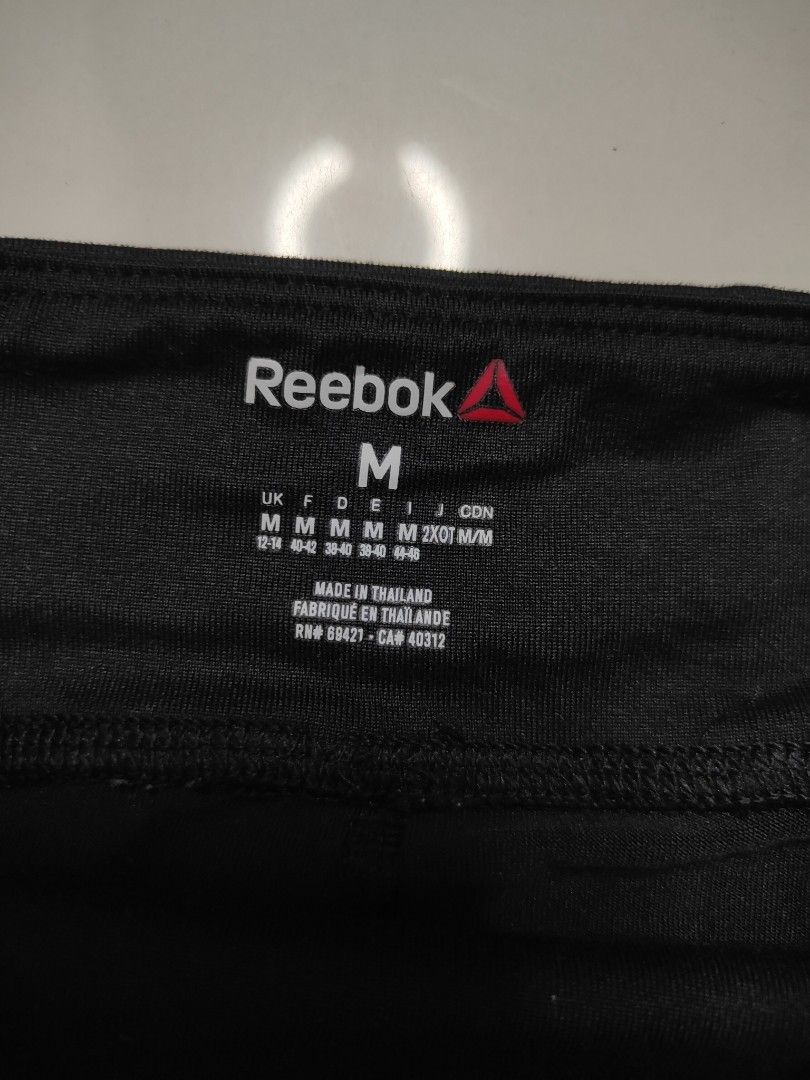 Original Reebok Black Combat Training Capri Leggings Size M (Category: Activewear) located in Taguig. Submitted by mixxstuffsshop (Listing ID 1469261648, Image 3). Description: 👉Original Reebok Combat Women's Black Speedwick TLAF Capri Pants 👉Price: 480 👉Size- L : 25"/ W: 28"-35" Stretch 👉Very Good Condition Location: Central Signal Taguig.