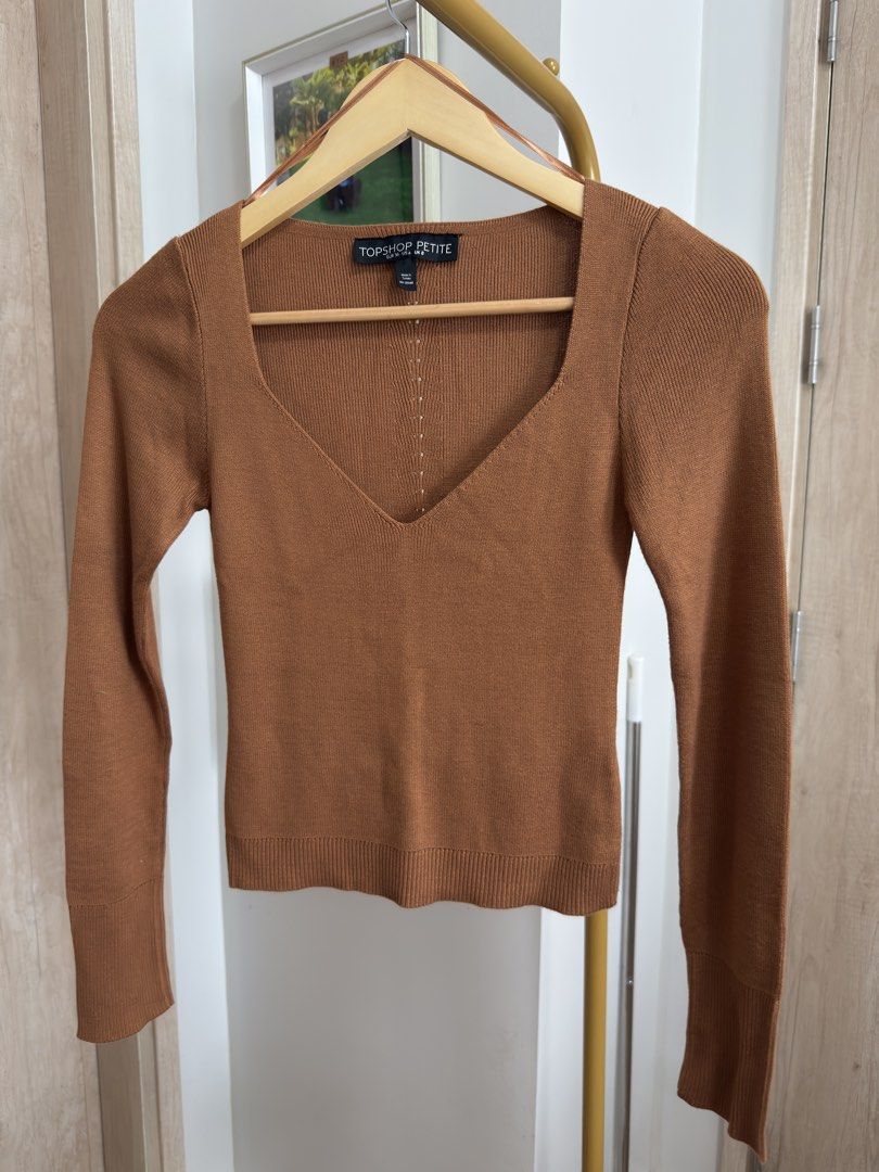 Original TOPSHOP (Category: Others Tops) located in Muntinlupa City. Submitted by Preeluhvd (Listing ID 1469183179, Image 3). Description: .