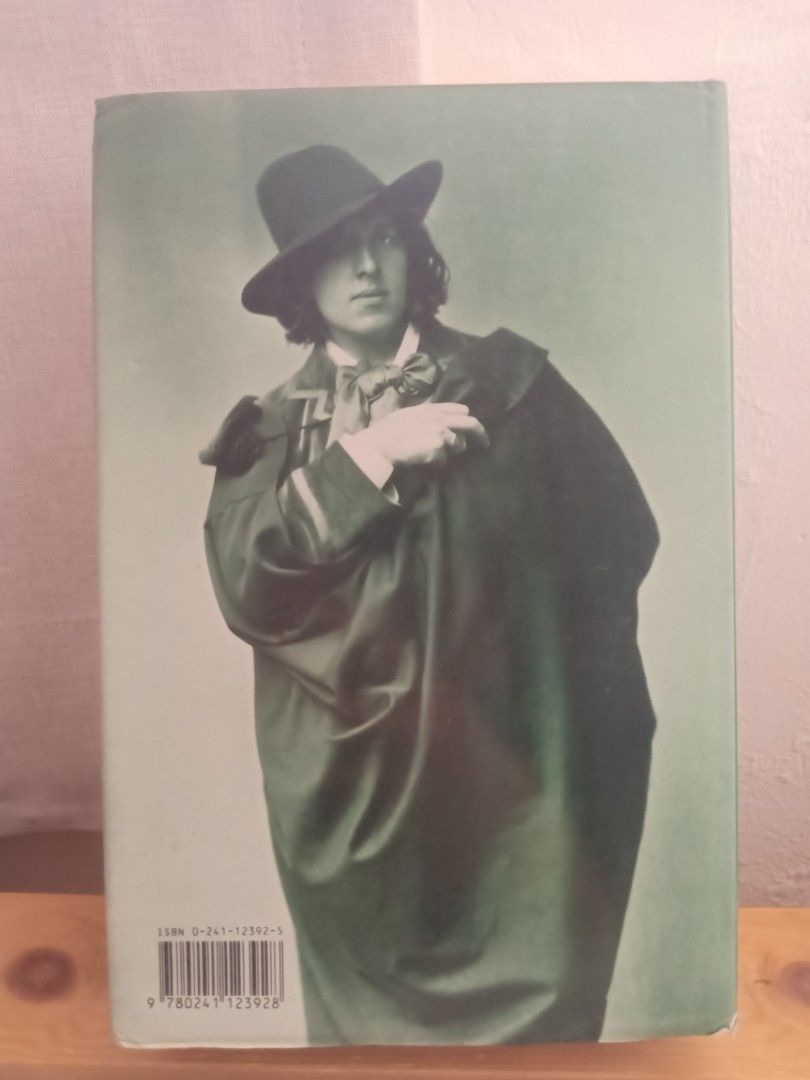 Oscar Wilde Biography by Richard Ellmann (Category: Storybooks) located in Bacolor. Submitted by appletun (Listing ID 1469244810, Image 2). Description: feel free to make an offer, and/or view my profile for other listings :) loc: bacolor, pampanga. mop: gcash only. no sco/cod/cop. handling/mod: direct spx +P70sf. all sales final. no returns/refunds/exchange. - Definitive biography of Oscar Wilde by Richard Ellmann - Covers his life, literary wor